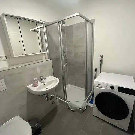 Im Zentrum Mit Parkplatz Διαμέρισμα