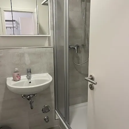 Im Zentrum Mit Parkplatz *