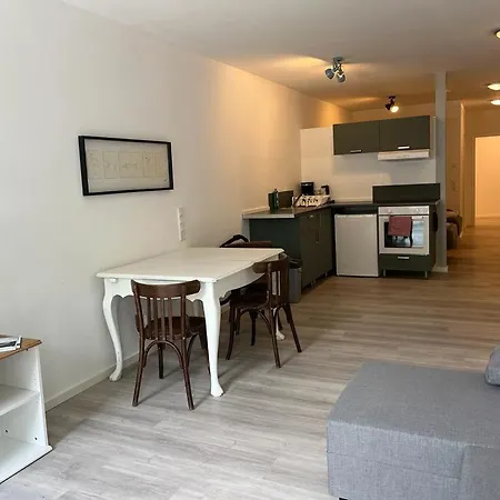 Im Zentrum Mit Parkplatz Διαμέρισμα