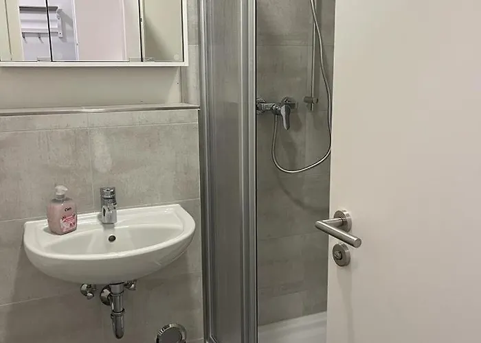 Im Zentrum Mit Parkplatz *